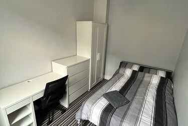 3 bed house, Spencer Road, Shelton, Stoke, ST42BE - Image 9