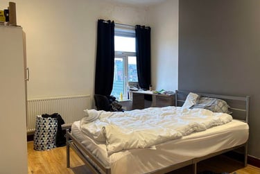 3 bed house, Thornton Road, Shelton, Stoke, ST42BD - Image 2