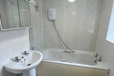 4 bed house, Guildford Street, Shelton, Stoke, ST42EP - Image 10