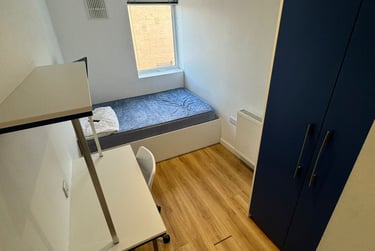 4 bed house, Leek Road, Shelton, Stoke, ST42BP - Image 9