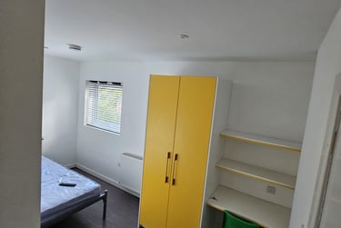 5 bed house, Boughey Road, Shelton, Stoke, ST42BN - Image 3