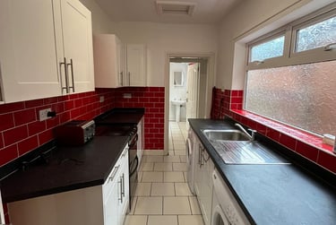 2 bed house, Thornton Road, Shelton, Stoke, ST42BD - Image 5