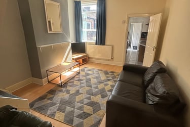 3 bed house, Crowther Street, Shelton, Stoke, ST42ER - Image 1