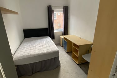 4 bed house, Queen Anne Street, Shelton, Stoke, ST42EQ - Image 1