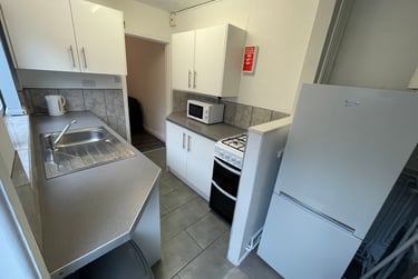 3 bed house, Carlton Road, Shelton, Stoke, ST42BG - Image 11