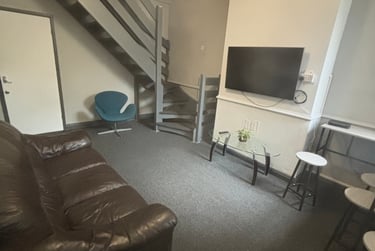 3 bed house, Carlton Road, Shelton, Stoke, ST42BG - Image 5