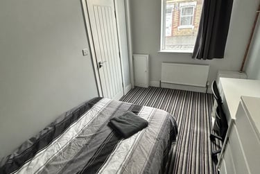 3 bed house, Spencer Road, Shelton, Stoke, ST42BE - Image 10