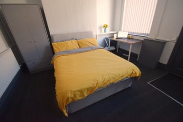 3 bed house, Spencer Road, Shelton, Stoke, ST42BE - Image 8