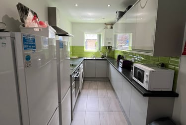 5 bed house, Aynsley Road, Shelton, Stoke, ST42RA - Image 11