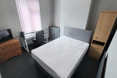 4 bed house, Queen Anne Street, Shelton, Stoke, ST42EQ - Image 2