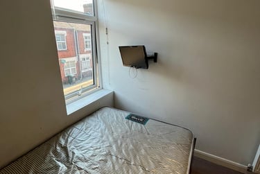 6 bed house, Carlton Road, Shelton, Stoke, ST42BG - Image 10