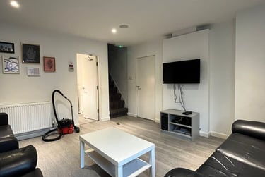 5 bed house, Queen Anne Street, Shelton, Stoke, ST42EQ - Image 9