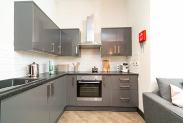 6 bed flat, Great Newton Street, Low Hill, Liverpool, L35RL - Image 1