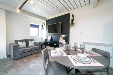 5 bed flat, Church Street, City Centre, Ormskirk, L393AG - Image 1