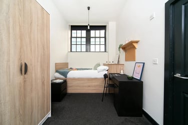 6 bed flat, Great Newton Street, Low Hill, Liverpool, L35RL - Image 2