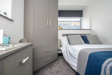 7 bed flat, Parr Street, City Centre, Liverpool, L14JN - Image 2