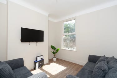 6 bed house, Hawarden Avenue, Sefton Park, Liverpool, L172AJ - Image 2