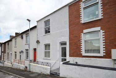 4 bed house, Waterloo Place, Brynmill, Swansea, SA20DE - Image 1