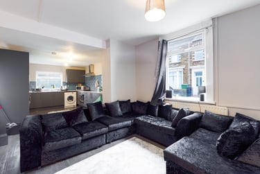 6 bed house, Penbryn Terrace, Brynmill, Swansea, SA20DA - Image 1