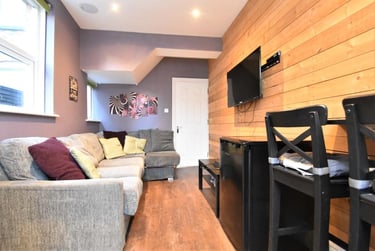 5 bed house, Telephone Road, Southsea, Portsmouth, PO40AU - Image 1