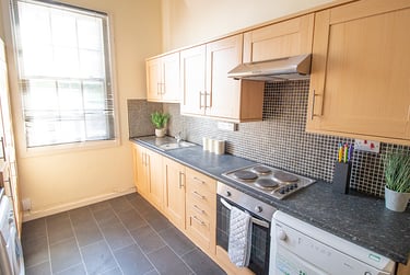 6 bed house, Mansfield Road, Arboretum, Nottingham, NG13FQ - Image 2