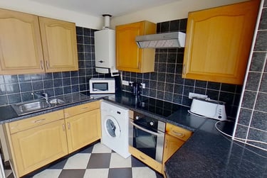 5 bed house, Bluecoat Close, Arboretum, Nottingham, NG14DP - Image 2