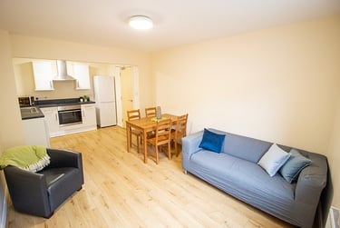 4 bed flat, North Sherwood Street, Arboretum, Nottingham, NG14EN - Image 1