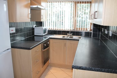 2 bed flat, Peachey Street, Hockley, Nottingham, NG14DJ - Image 3