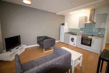 2 bed flat, Mansfield Road, Arboretum, Nottingham, NG13FT - Image 1