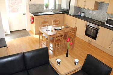 3 bed flat, Talbot Street, City Centre, Nottingham, NG15GQ - Image 2