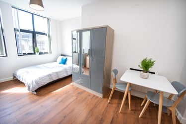 1 bed studio, Glasshouse Street, Hockley, Nottingham, NG13BZ - Image 2