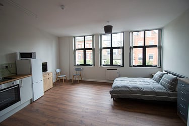 1 bed studio, Glasshouse Street, Hockley, Nottingham, NG13BZ - Image 2