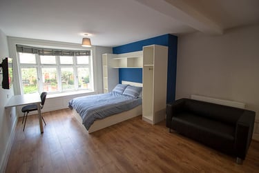 1 bed studio, North Sherwood Street, Arboretum, Nottingham, NG14EF - Image 1