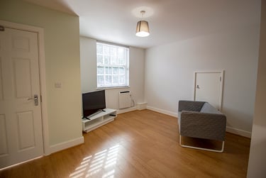 1 bed flat, Mansfield Road, Arboretum, Nottingham, NG13FS - Image 2
