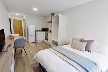 1 bed studio, Clare Street, City Centre, Nottingham, NG13BX - Image 1