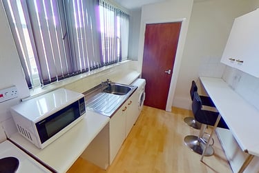 2 bed flat, North Sherwood Street, Arboretum, Nottingham, NG14EF - Image 3