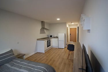 1 bed studio, Clare Street, Hockley, Nottingham, NG13BX - Image 1