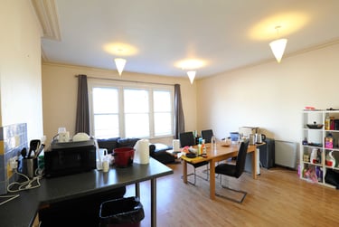 3 bed flat, Whiteladies Road, Clifton, Bristol, BS82QN - Image 6