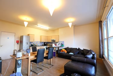 3 bed flat, Whiteladies Road, Clifton, Bristol, BS82QN - Image 4