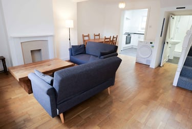 2 bed house, New Buildings, Well Street, St Sidwells, Exeter, EX46JD - Image 2