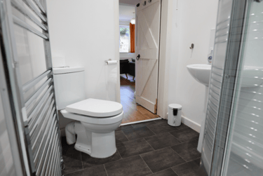 2 bed house, New Buildings, Well Street, St Sidwells, Exeter, EX46JD - Image 7