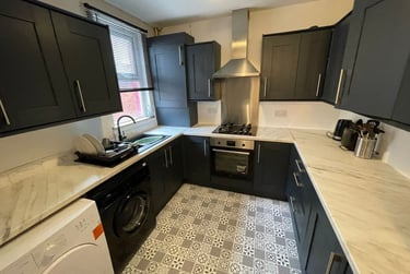 6 bed house, Salisbury Road, Wavertree, Liverpool, L151HN - Image 1