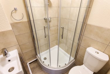 7 bed house, Agnes rd, Semilong, Northampton, NN26EU - Image 11