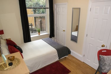 8 bed house, Semilong Road, Semilong, Northampton, NN26BT - Image 3