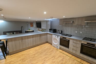 8 bed house, Adnitt Road, Abington, Northampton, NN14NL - Image 6