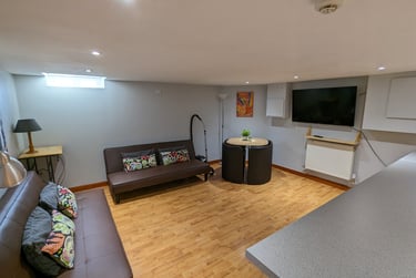 8 bed house, Adnitt Road, Abington, Northampton, NN14NL - Image 7