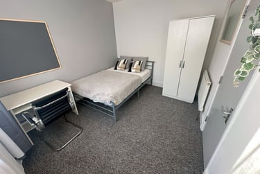 5 bed house, Fawcett Road, Southsea, Portsmouth, PO40DH - Image 2