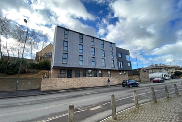 1 bed flat, Lower Bristol Road, City Centre, Bath, BA23BD - Image 1