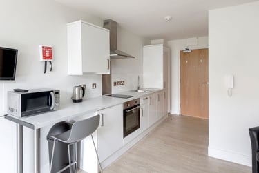 1 bed studio, St John Street, Bathwick, Bath, BA26PX - Image 2