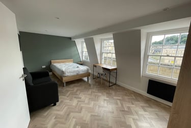 1 bed studio, Henry Street, Poets Corner, Bath, BA11JT - Image 2